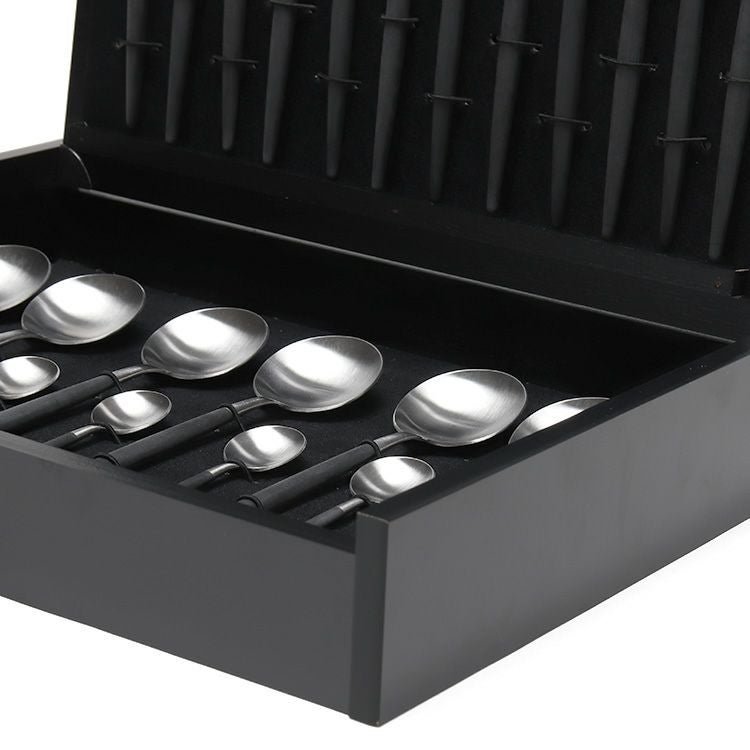 クチポール（Cutipol） GOA/ゴア ブラック ディナー24点セット （ディナーナイフ・ディナーフォーク・ディナースプーン・コーヒー/ティースプーン） 収納木箱入り(ギフトボックス)