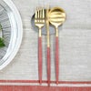 ＜4点セット＞クチポール（Cutipol） GOA/ゴア レッドマットゴールド ディナー3点＆カトラリーレスト1点 [ネコポス対応可(4セットまで)]