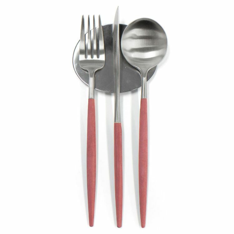 ＜4点セット＞クチポール（Cutipol） GOA/ゴア レッド ディナー3点＆カトラリーレスト1点 [ネコポス対応可(4セットまで)]