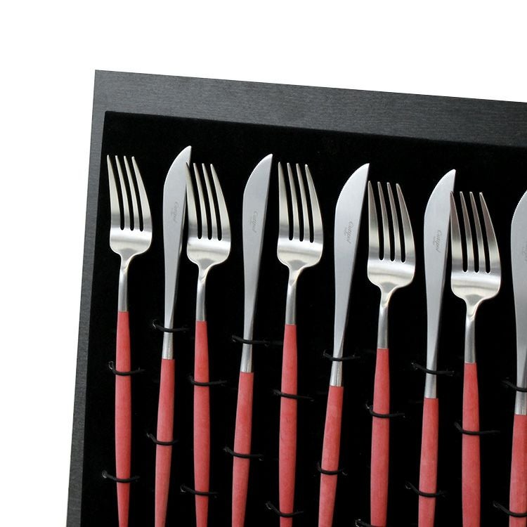 クチポール（Cutipol） GOA/ゴア レッド ディナー24点セット （ディナーナイフ・ディナーフォーク・ディナースプーン・コーヒー/ティースプーン） 収納木箱入り(ギフトボックス)