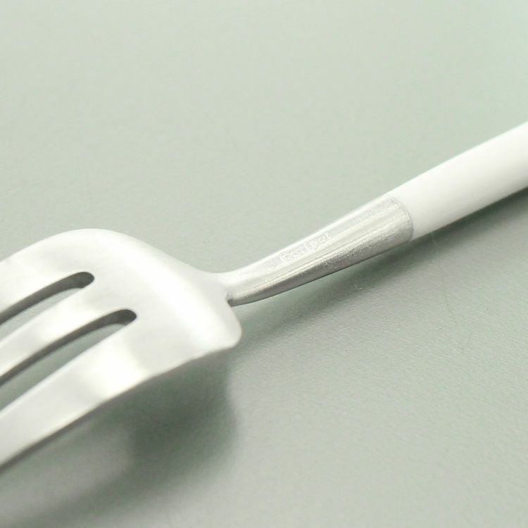 クチポール（Cutipol） GOA/ゴア ホワイト ケーキフォーク／ペストリーフォーク GO24W [ネコポス対応可(18点まで)]