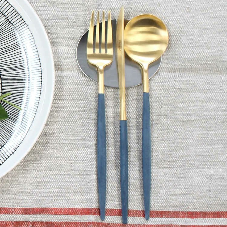 ＜4点セット＞クチポール（Cutipol） GOA/ゴア ブルーマットゴールド ディナー3点＆カトラリーレスト1点 [ネコポス対応可(4セットまで)]