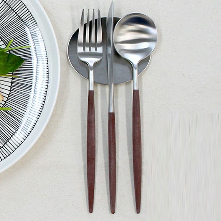 ＜4点セット＞クチポール（Cutipol） GOA/ゴア ブラウン ディナー3点＆カトラリーレスト1点 [ネコポス対応可(4セットまで)]