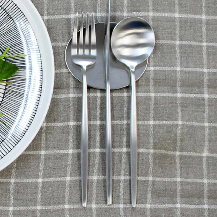 ＜4点セット＞クチポール（Cutipol） MOON MATT/ムーンマット ディナー3点＆カトラリーレスト1点 [ネコポス対応可(4セットまで)]