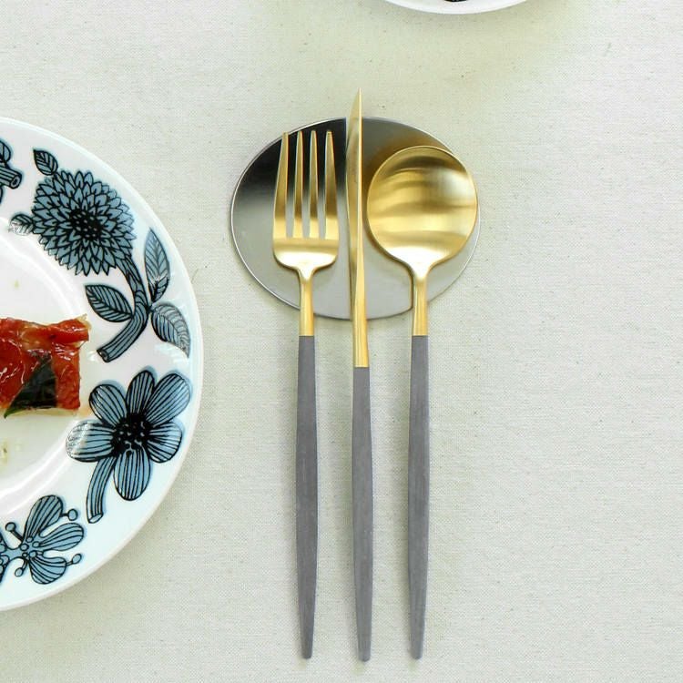 ＜4点セット＞クチポール（Cutipol） GOA/ゴア グレーマットゴールド デザート3点＆カトラリーレスト1点 [ネコポス対応可(4セットまで)]