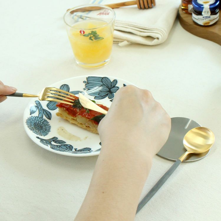 ＜4点セット＞クチポール（Cutipol） GOA/ゴア グレーマットゴールド デザート3点＆カトラリーレスト1点 [ネコポス対応可(4セットまで)]