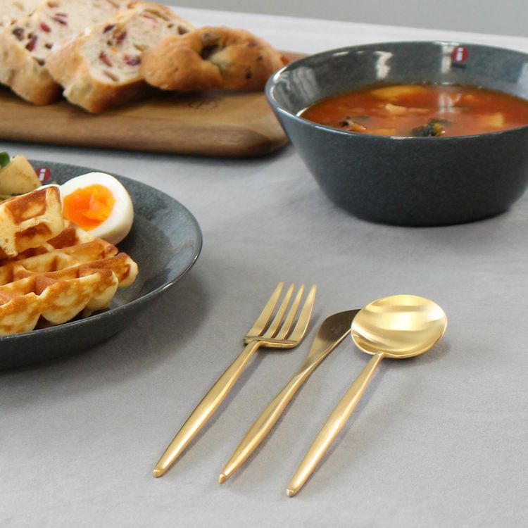 クチポール（Cutipol） MOON MATT/ムーンマット ゴールド デザート3点セット（デザートナイフ・デザートフォーク・デザートスプーン） [ネコポス対応可(6セットまで)]