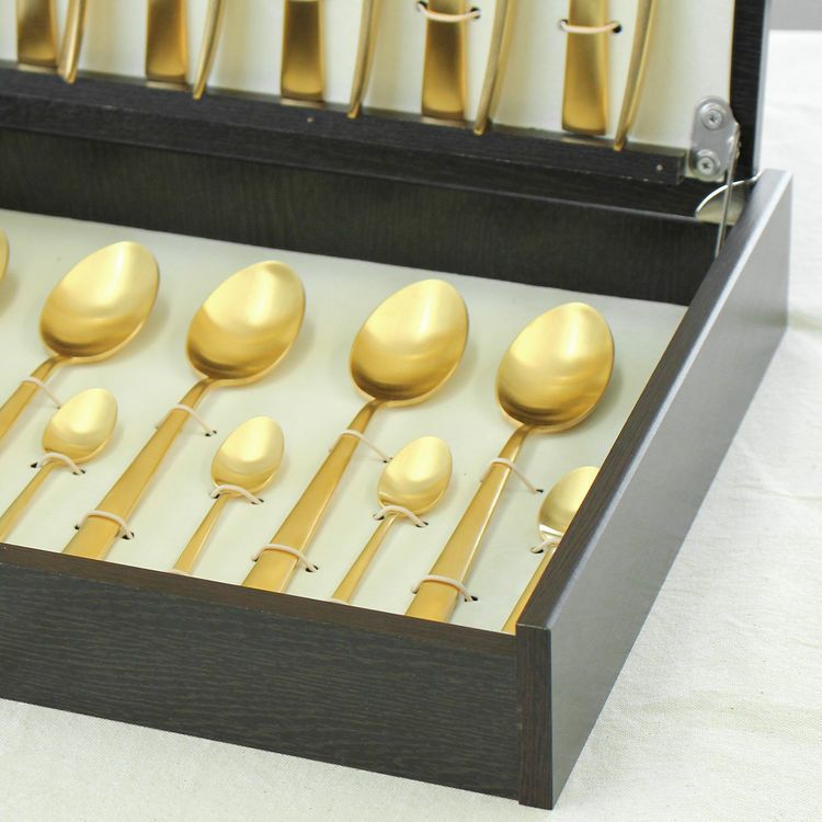 クチポール（Cutipol） DUNA/デュナ ゴールド ディナー24点セット （ディナーナイフ・ディナーフォーク・ディナースプーン・コーヒー/ティースプーン） 収納木箱入り(ギフトボックス)