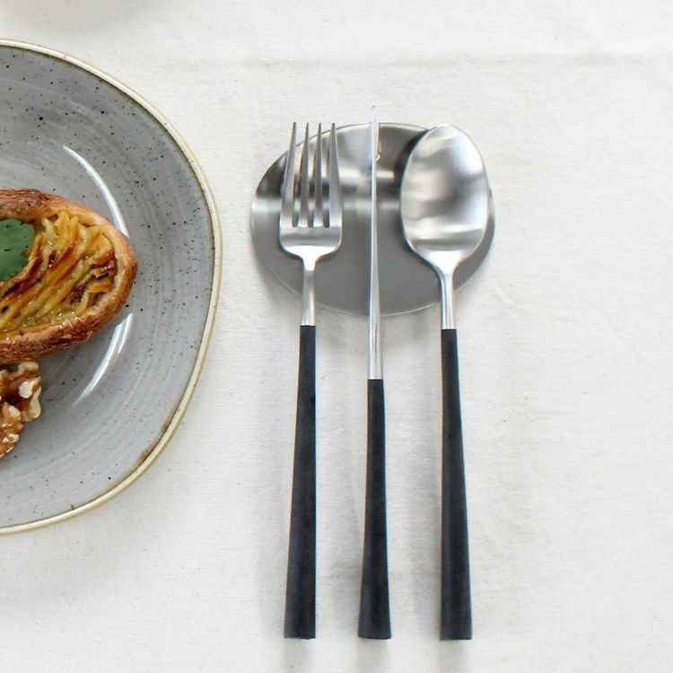 ＜4点セット＞クチポール（Cutipol） NOOR/ノール デザート3点＆カトラリーレスト1点 [ネコポス対応可(4セットまで)]