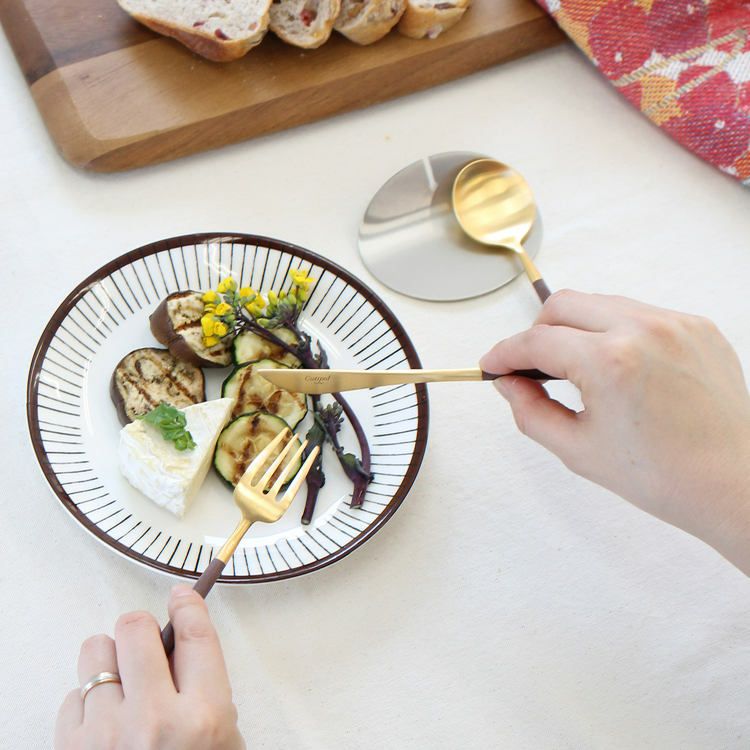 クチポール（Cutipol） ゴア/GOA ブラウンマットゴールド デザート3点＆カトラリーレスト1点 [ネコポス対応可(4セットまで)]