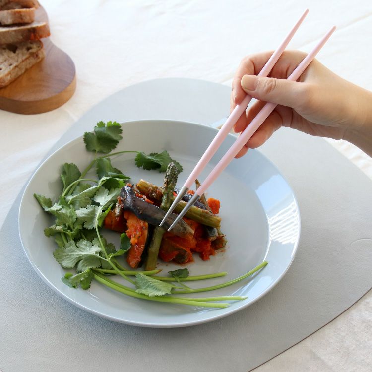 クチポール（Cutipol） ゴア/GOA ピンク 箸 + 箸置きセット [ネコポス対応可(15セットまで)]