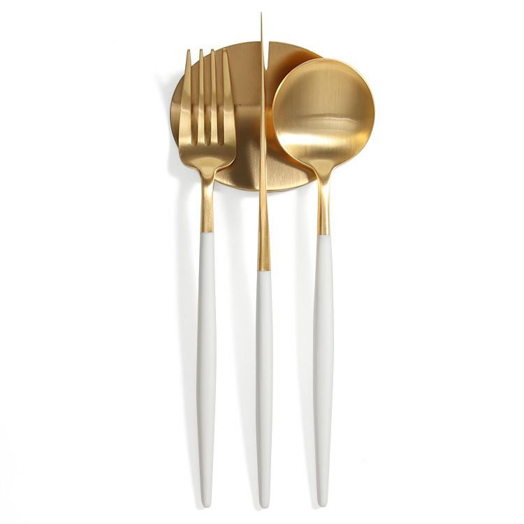 ＜4点セット＞クチポール（Cutipol） ゴア/GOA ホワイトマットゴールド ディナー3点＆カトラリーレストゴールド1点 [ネコポス対応可(4セットまで)]