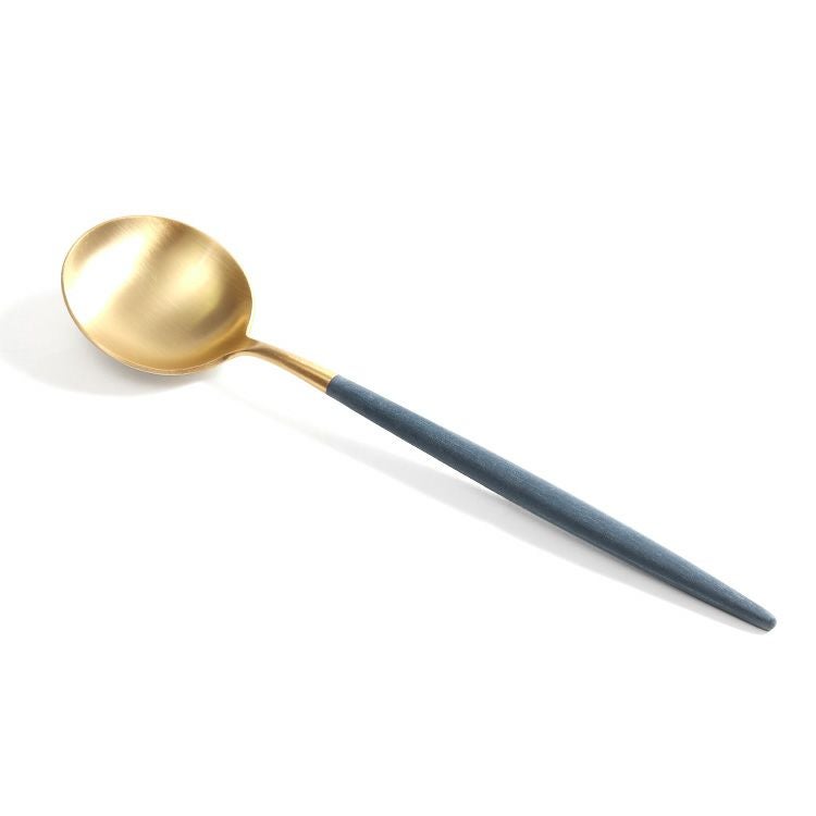 ＜4点セット＞クチポール（Cutipol） ゴア/GOA ブルーマットゴールド ディナー3点＆カトラリーレストゴールド1点 [ネコポス対応可(4セットまで)]