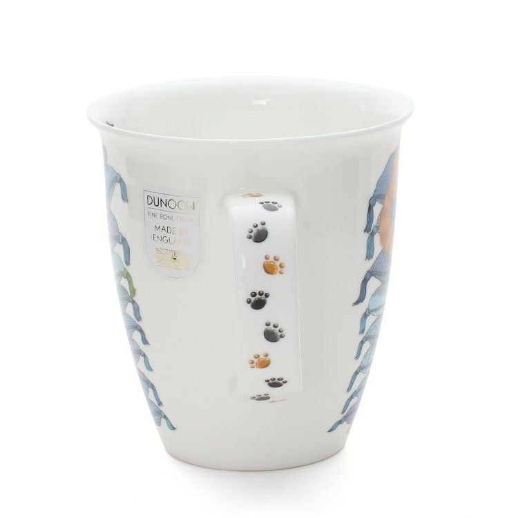 ダヌーン（Dunoon） マグカップ NEVIS ブルーの布団でお昼寝