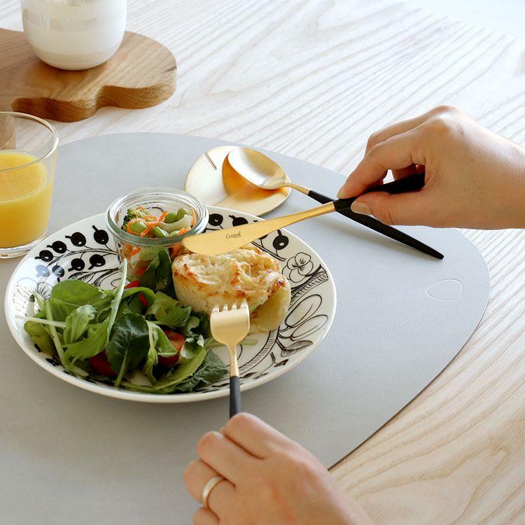 クチポール（Cutipol） ナウ/NAU ブラックマットゴールド デザート8点セット 化粧箱付