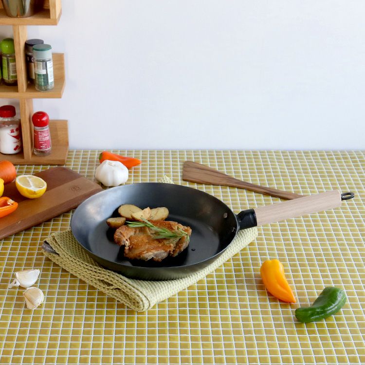 ライクイット（like-it） オーブンでも使える 鉄フライパン 26cm （スタンド付き）