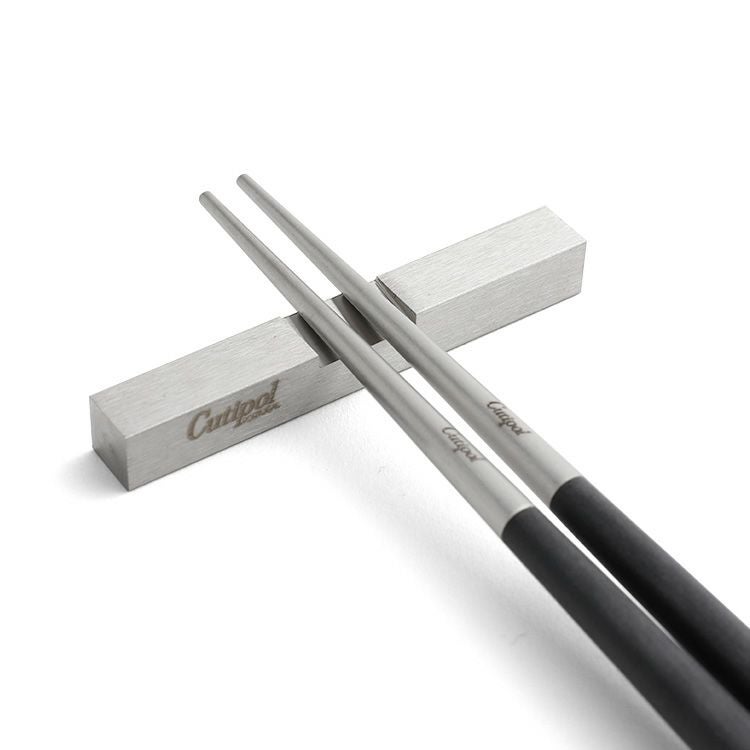 クチポール（Cutipol） クーベ/KUBE ブラック 箸 + 箸置きセット