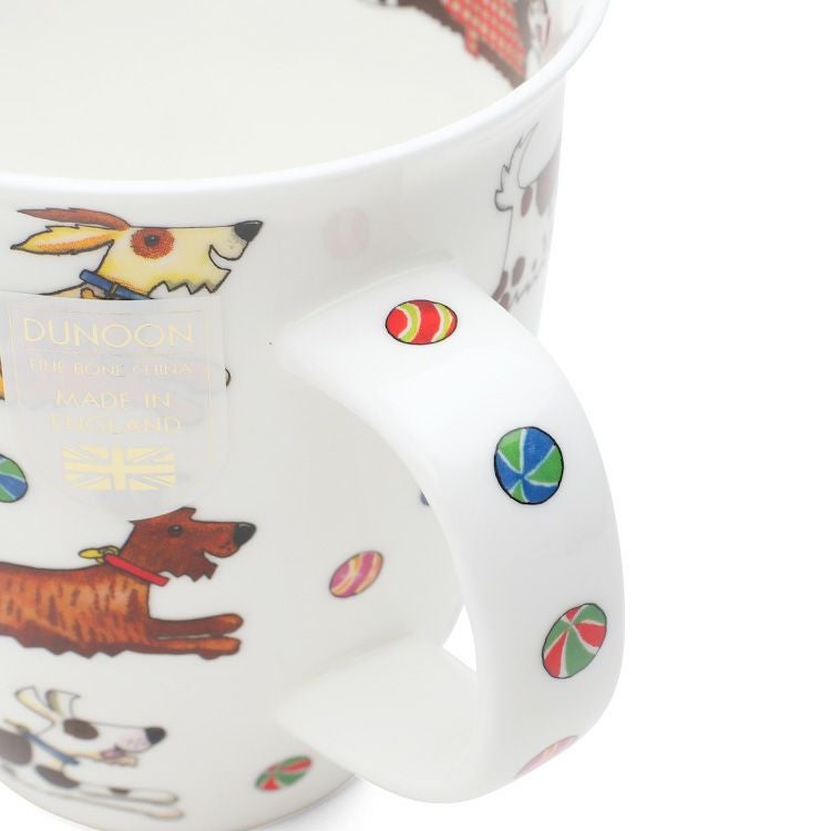 ダヌーン（Dunoon） マグカップ NEVIS 走るんだワン